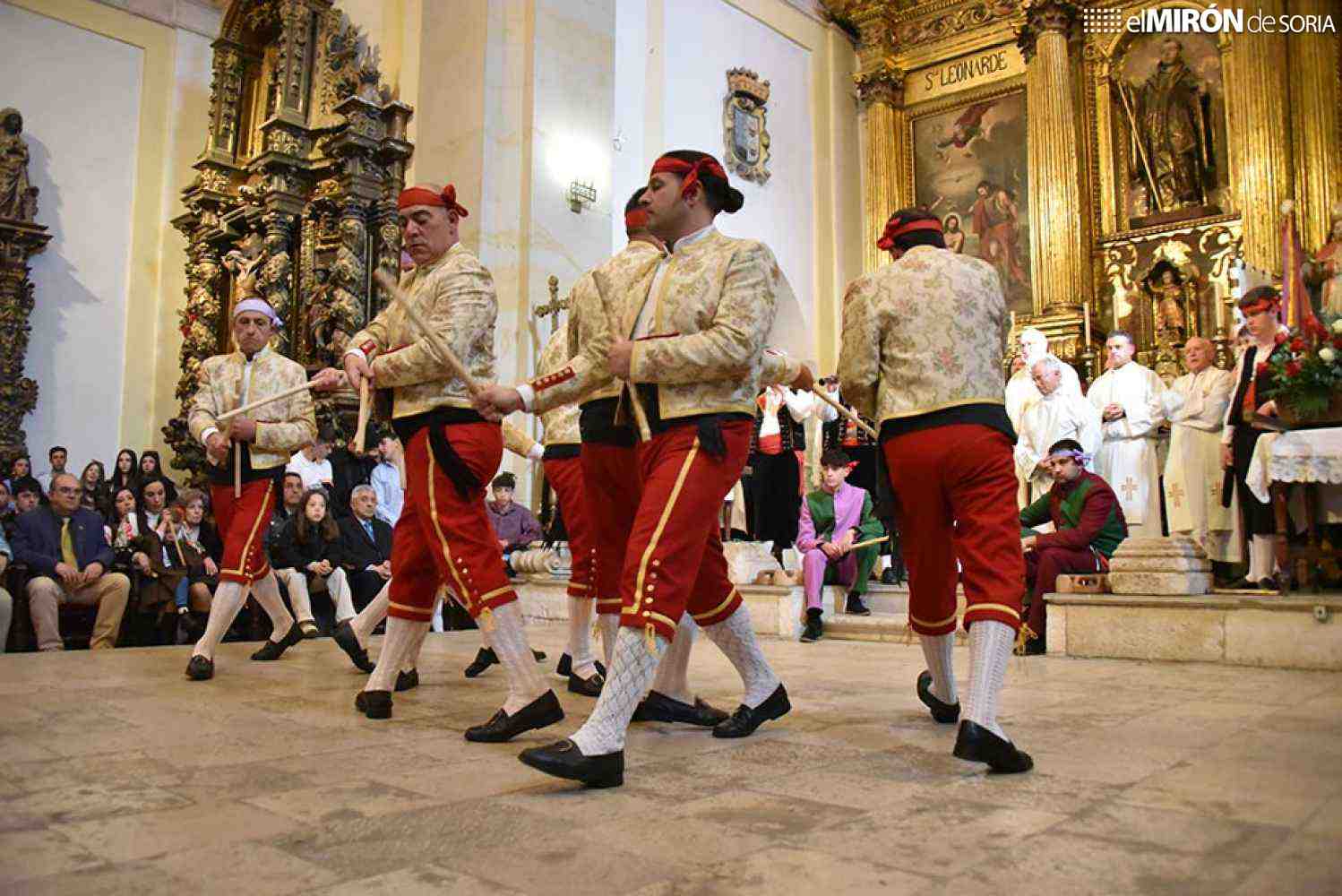 Las danzas del paloteo de San Leonardo cambian este año de escenario