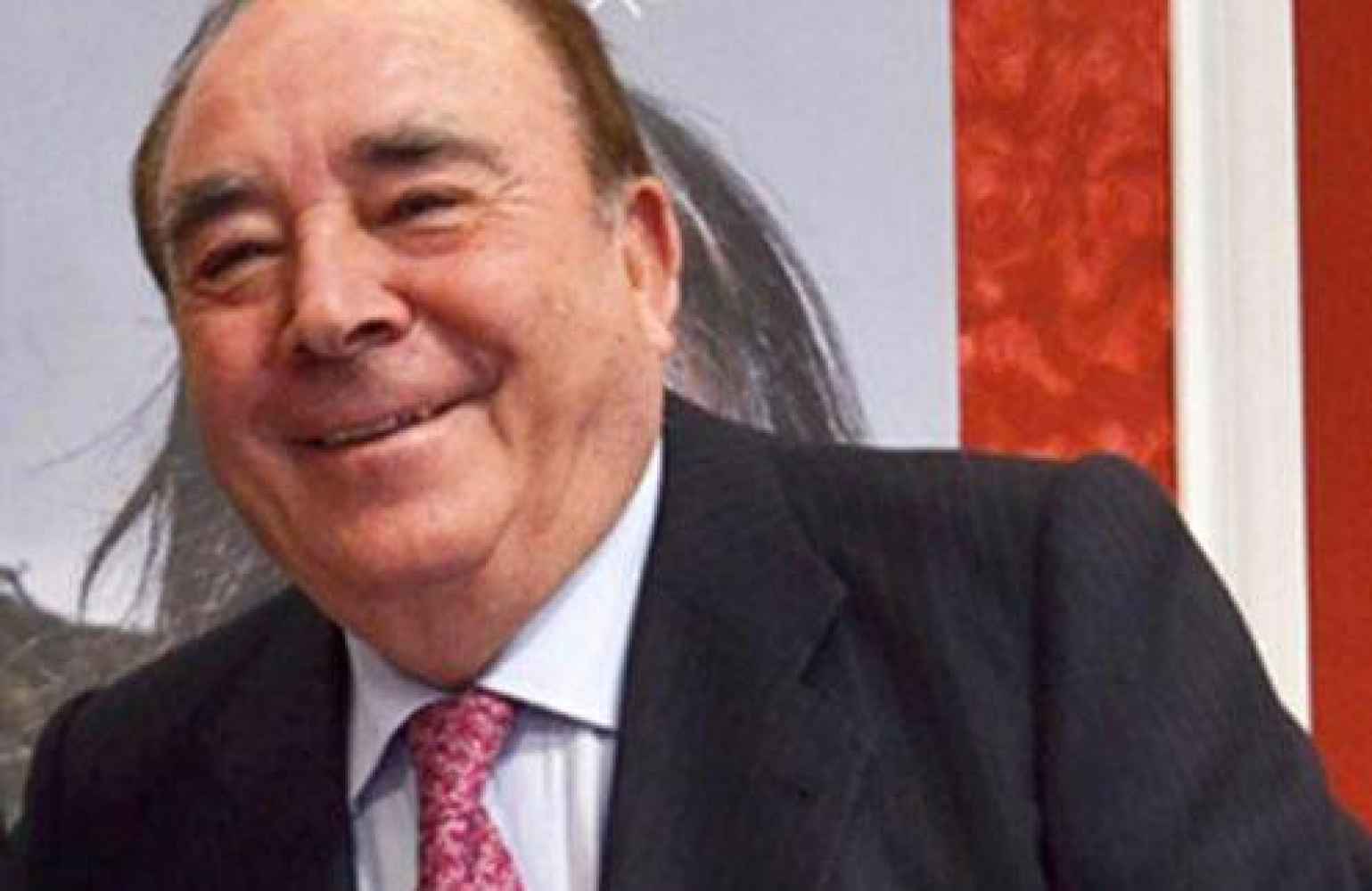 Almazán entrega distinción de "Hijo predilecto" a Pedro Navalpotro