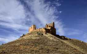 El castillo de La Raya, de Monteagudo de las Vicarías, en venta