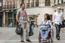 La Junta reforzará figura del asistente de personas con discapacidad