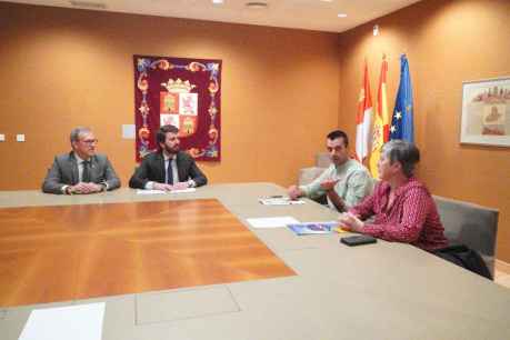 Gallardo pide al Gobierno "responsabilidad" en la política migratoria