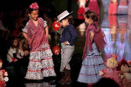 Desfile de moda flamenca a favor de ASOEM