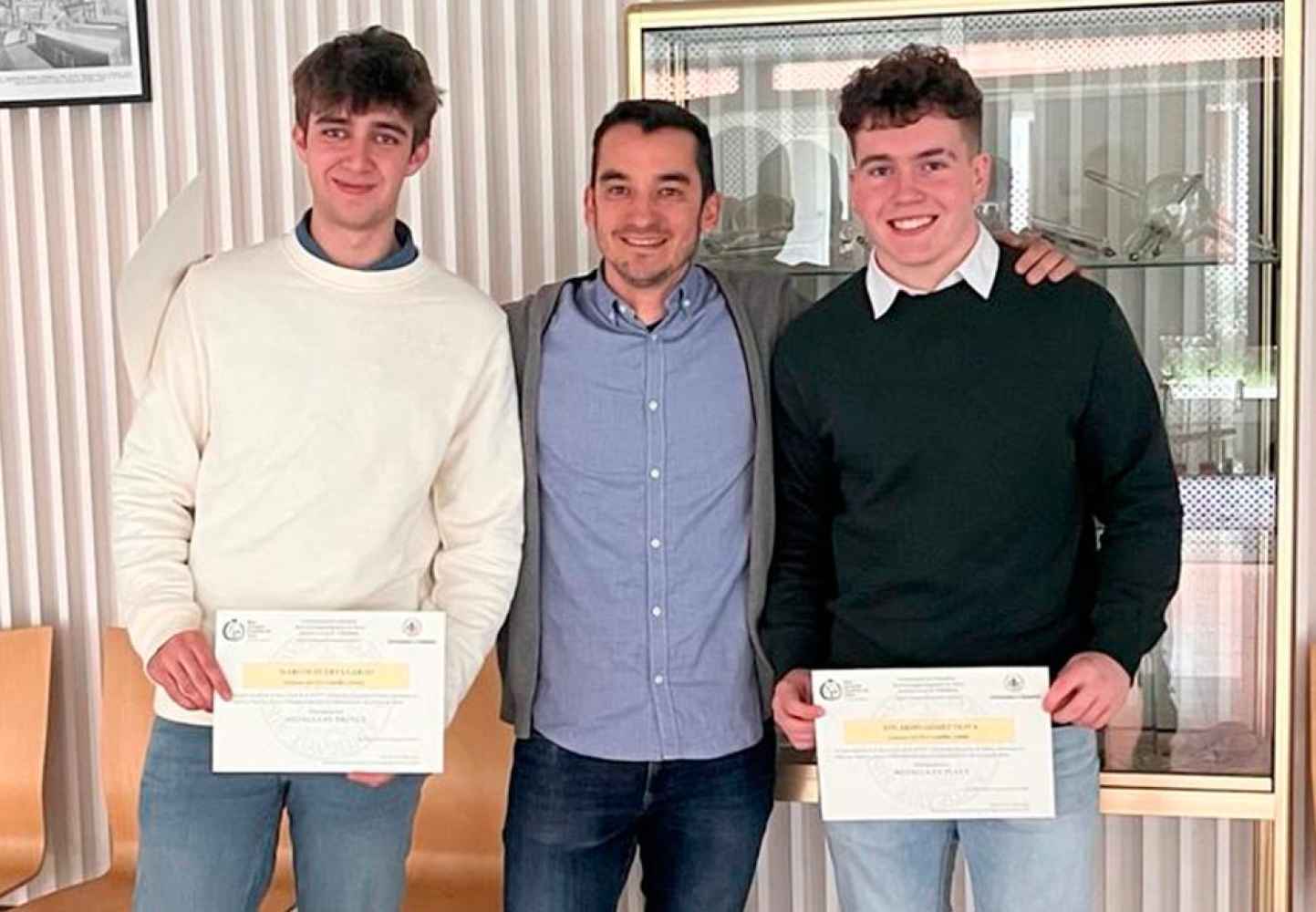 Dos alumnos del IES Castilla, galardonados en Olímpiada de Física Dos alumnos del IES Castilla, galardonados en Olímpiada de Física