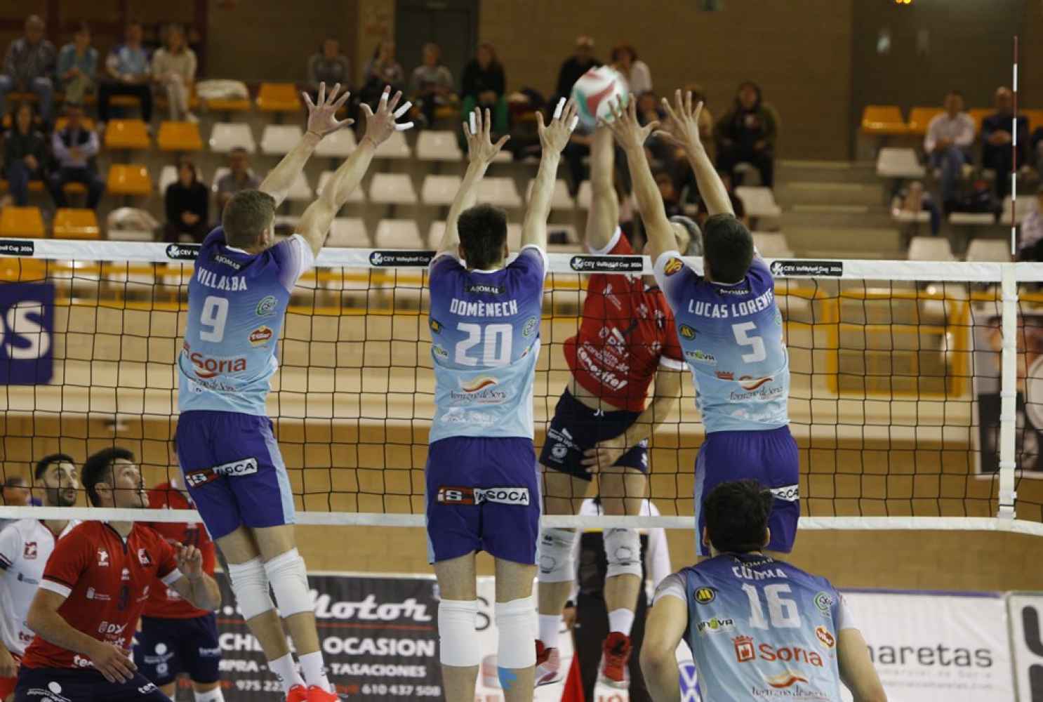 Los celestes se meten en semifinales por la vía rápida