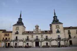 Presentada restauración de fachada de antiguo hospital de San Agustín, en El Burgo