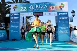 Dani Mateo vuelve a ganar el 22K del Ibiza Marathon