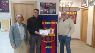 Donación de Peña Barcelonista Soriana a Alzheimer Soria 