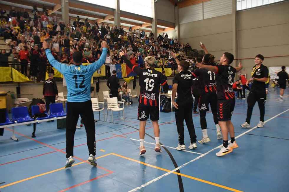 Lanzarote aleja ascenso de Balonmano Soria a Plata - fotos