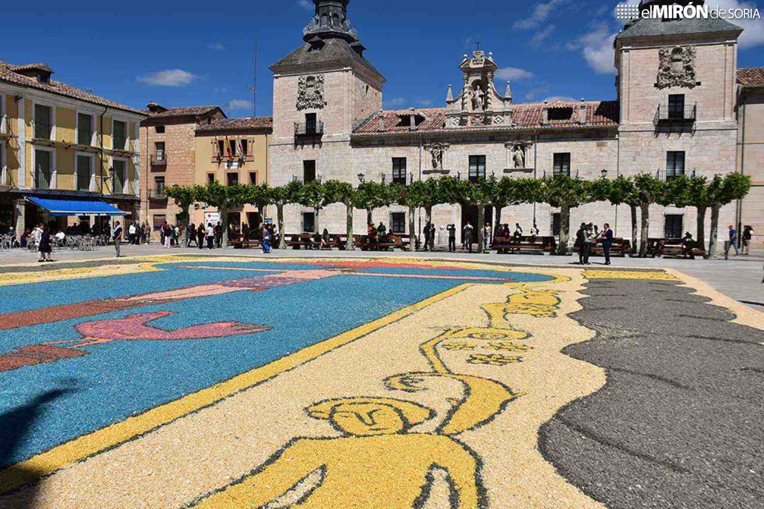 El Burgo y San Esteban de Gormaz exhiben su creatividad en las alfombras florales
