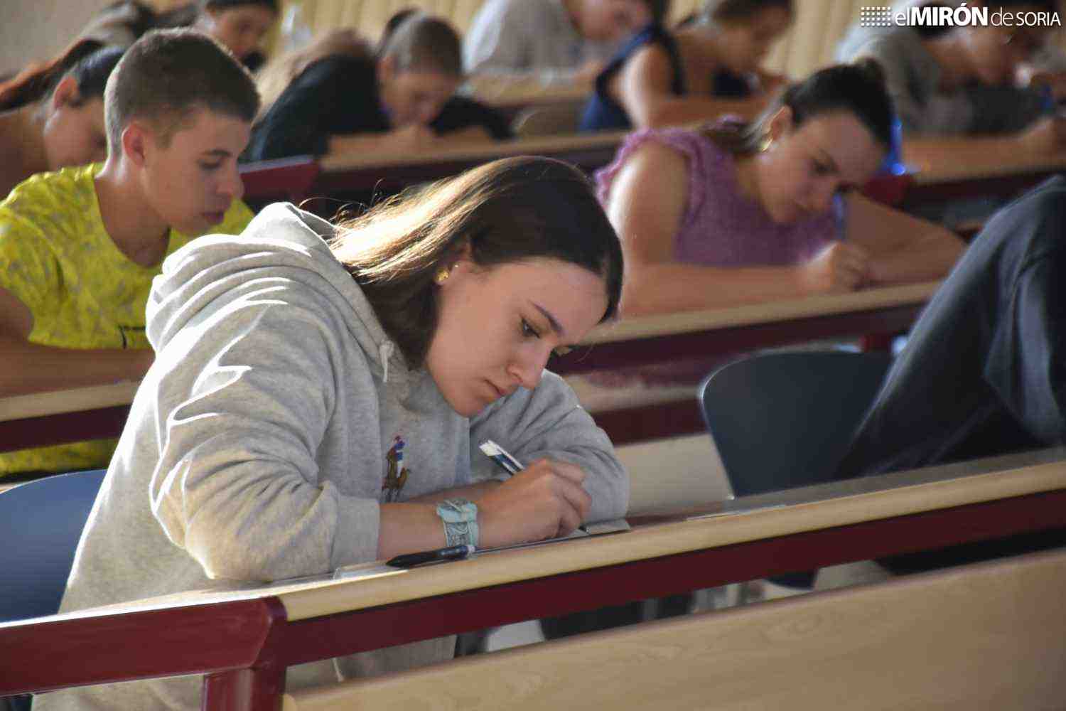 Más de 11.000 alumnos de Castilla y León comienzan las pruebas de la EBAU 