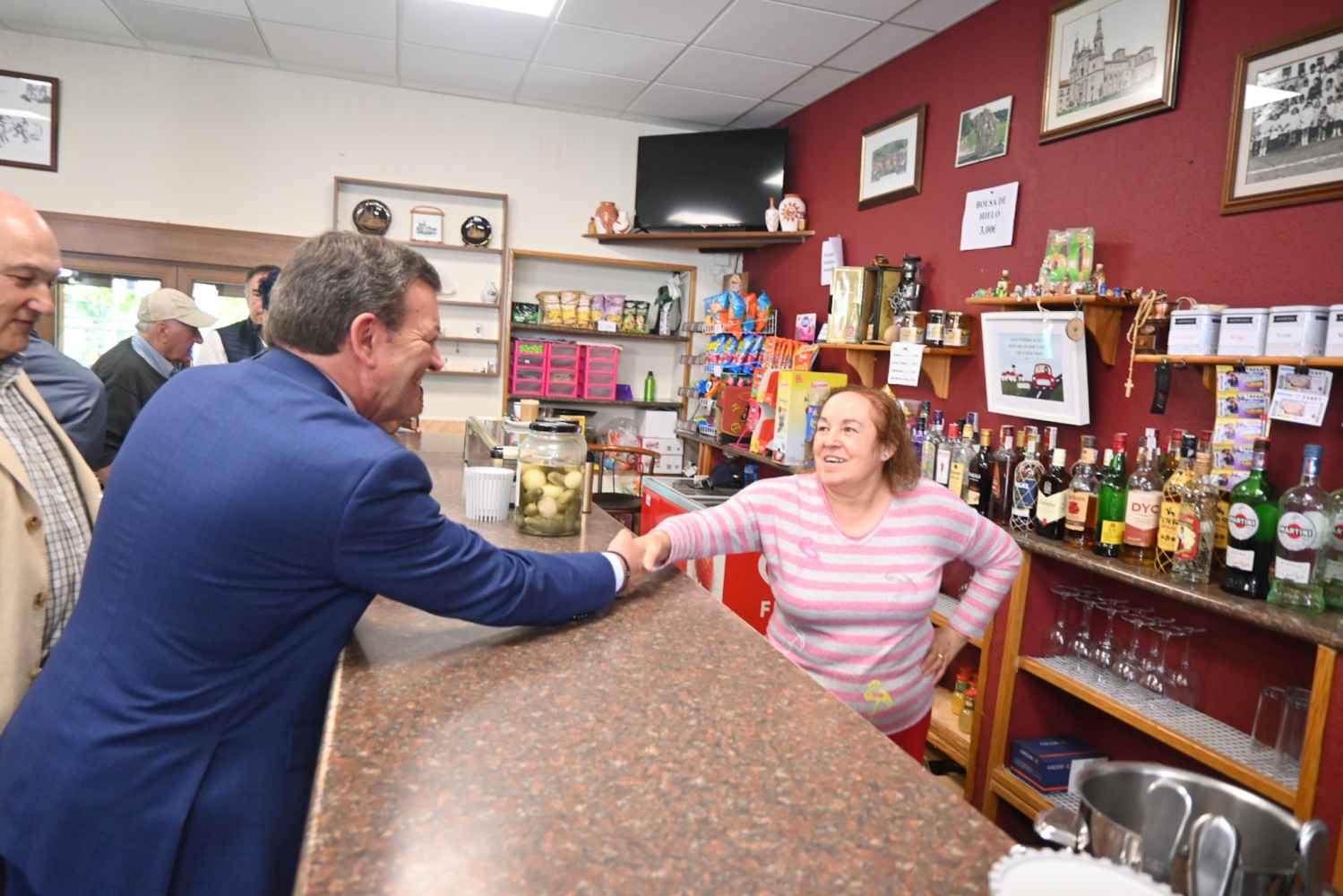 La Junta se implica en mantener abiertos los bares de pequeños pueblos