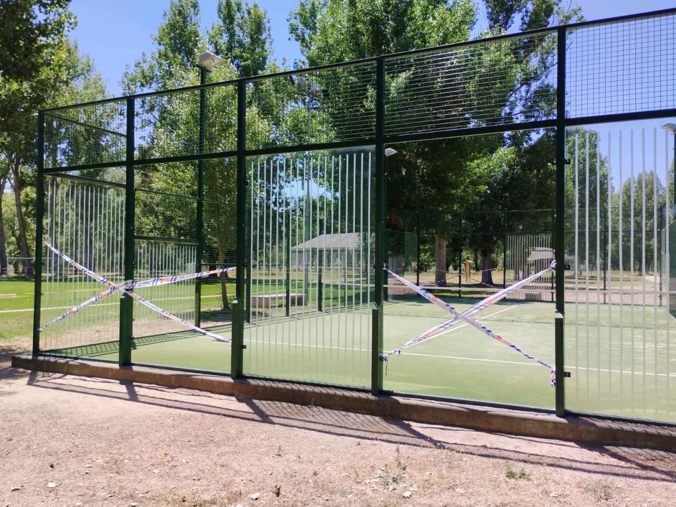 Actos vandálicos en instalaciones deportivas y recursos patrimoniales de Almazán