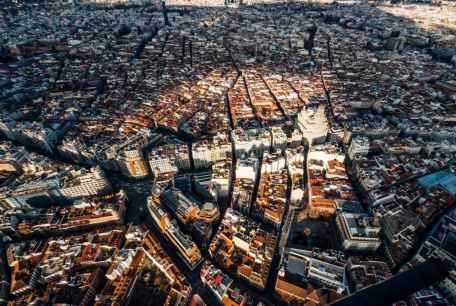 Consumo propone a ciudades que investiguen pisos turísticos ilegales