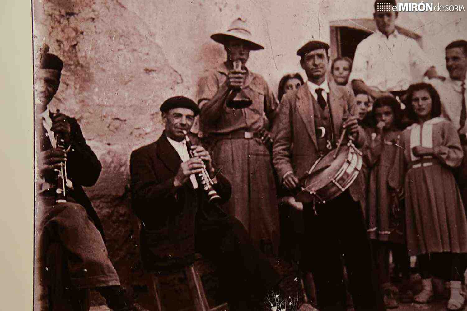 Atauta muestra cómo era en 1948 en imágenes de Lluis Carrasco