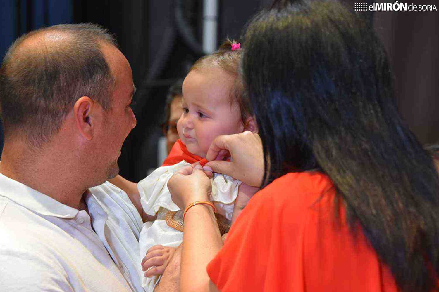 El Ayuntamiento burgense convoca a 38 niños para entrega del pañuelo de fiestas 
