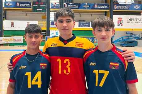 Tres jugadores del Sporting Santo Domingo, con la preselección española Sub-15