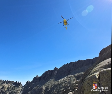 Rescatados dos montañeros enriscados en pico Almanzor, en Gredos