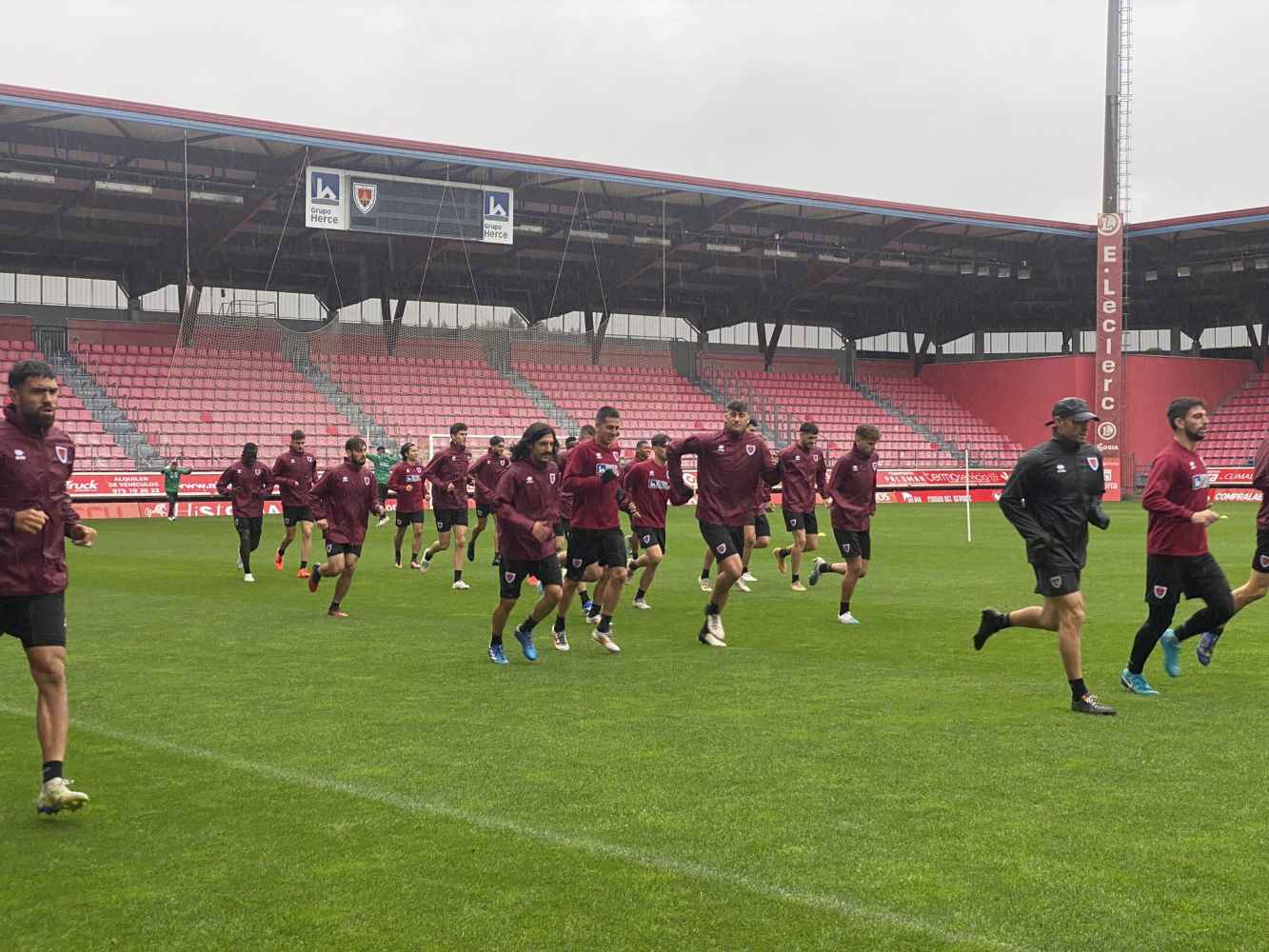 El Numancia pone a prueba su liderato en El Helmántico salmantino El Numancia pone a prueba su liderato en El Helmántico salmantino