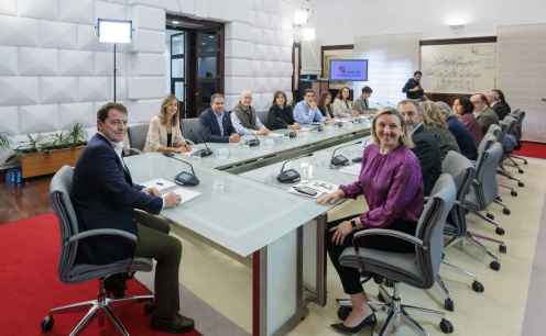 Mañueco ofrece a las entidades del Tercer Sector un gran Pacto Social para llegar a más familias