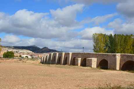 Puente de piedra, en imágenes, de Langa de Duero