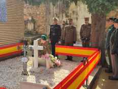 Homenaje a los  caídos en el panteón militar del Espino, en Soria