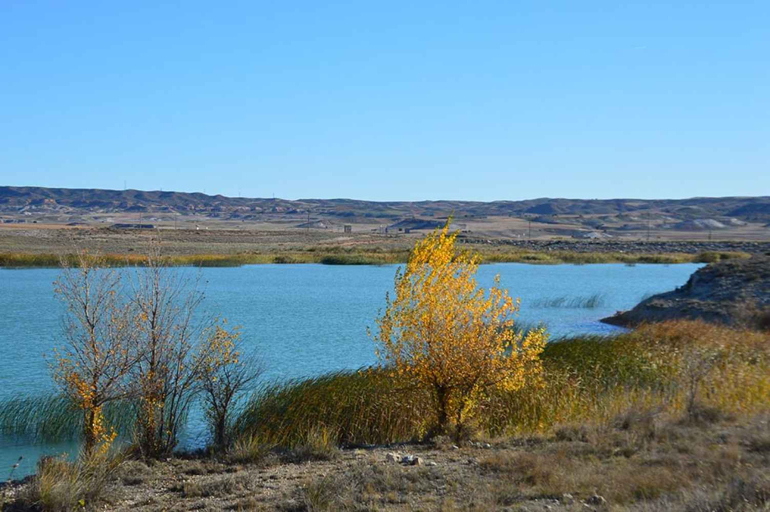 "El pantano" que recoge las aguas del río Nágima