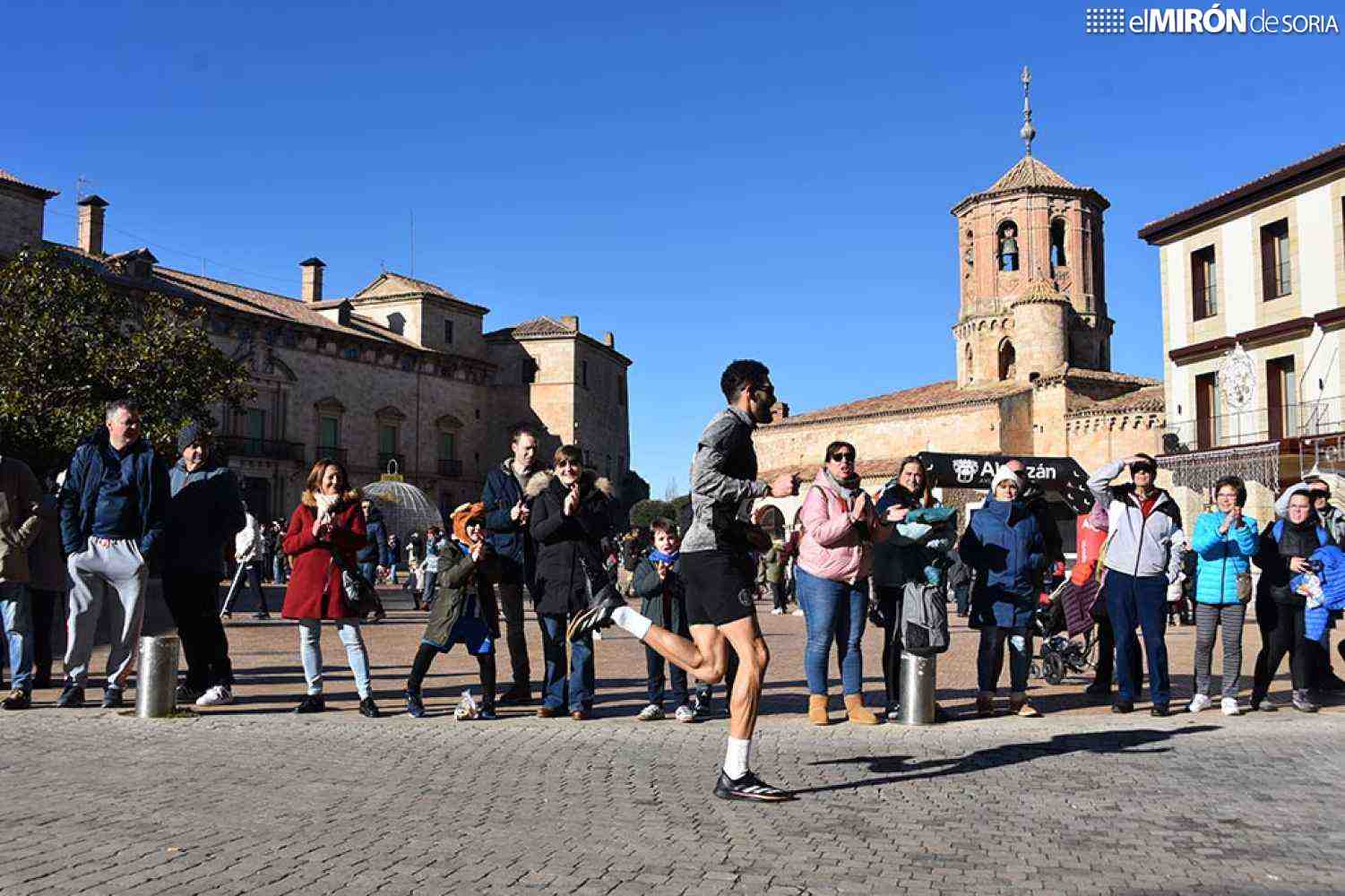 Hamza Ardjoun Ourared y Julia Muñoz ganan carrera de Navidad en Almazán