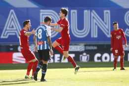 El futbolista olvegueño Javi Martínez ficha por el Eibar