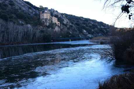 El Duero se hiela a su paso por Soria