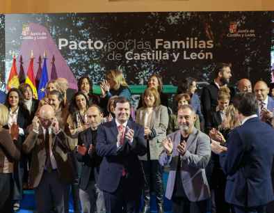 Mañueco firma con 45 entidades del Tercer Sector el "Pacto por las familias de Castilla y León"