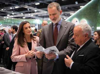 Los Reyes de España conocen en FITUR la oferta turística "de película" en Castilla y León 
