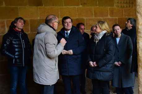 Mañueco conoce restauración de claustro de concatedral de San Pedro, en Soria