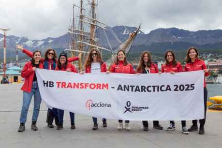 Zarpa la expedición a La Antártida con 124 mujeres STEMM a bordo Zarpa la expedición a La Antártida con 124 mujeres STEMM a bordo