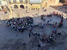 Celebración multitudinaria del día de la Paz en el colegio Trilema Soria