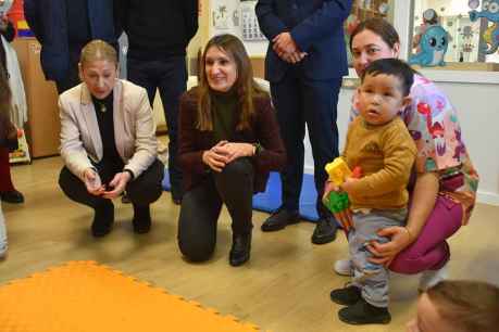 La consejera de Educación visita obras de mejora en colegio Las Pedrizas, de Soria