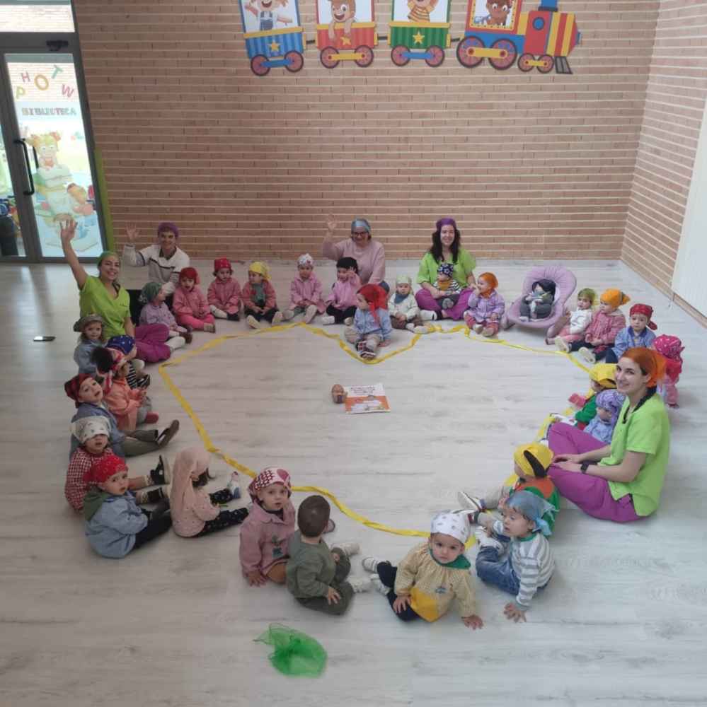 San Esteban de Gormaz se suma a campaña "Pañuelo Challenge", contra el cáncer infantil San Esteban de Gormaz se suma a campaña "Pañuelo Challenge", contra el cáncer infantil