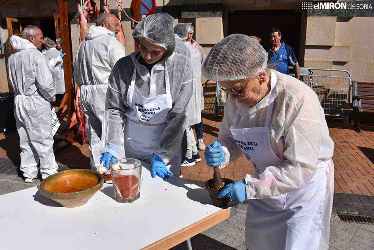 Ölvega festeja la tradición de la matanza del cerdo