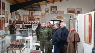 El representante del Ejército de Tierra en Castilla y León y Cantabria visita museo de asociación “Retógenes