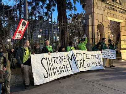 Manifestación de vigilantes de torretas contra incendios en Soria