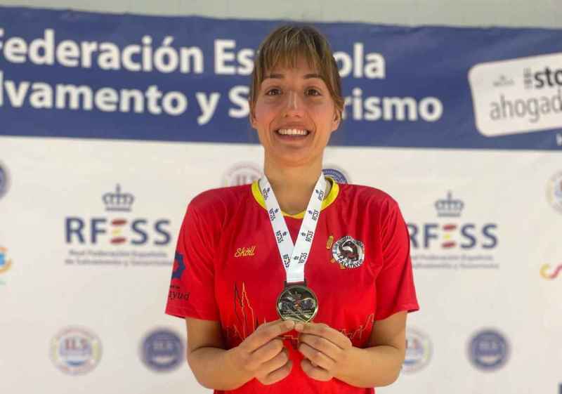 Nazaret Guerrero, campeona de España en 200 metros natación con obstáculos