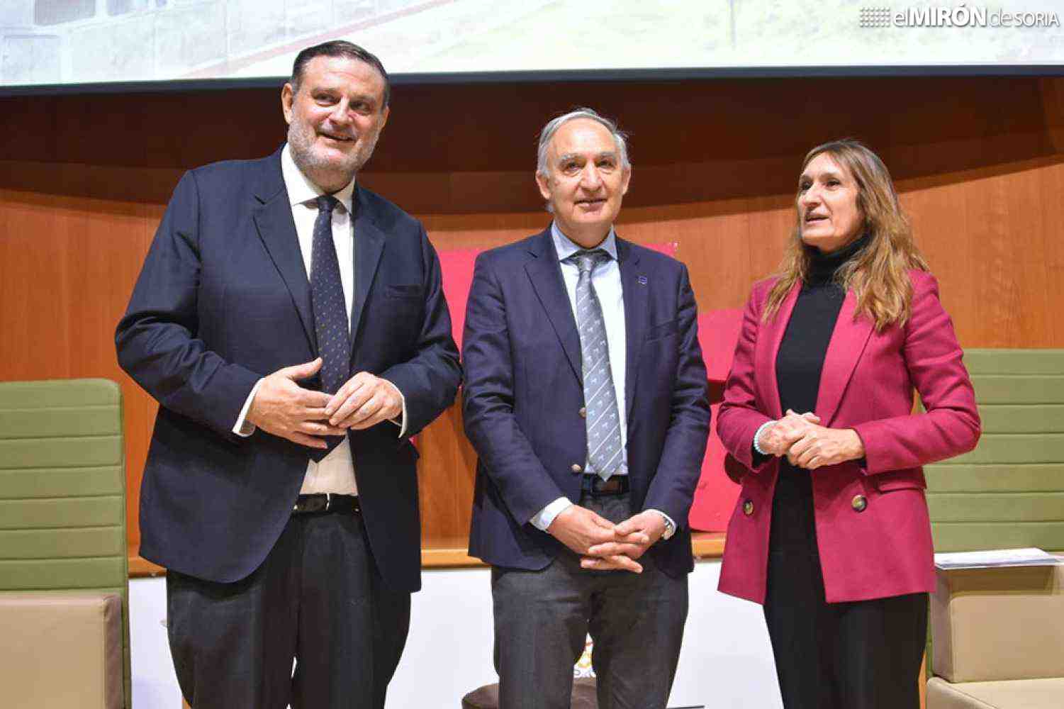 El rector de la UVa presenta cómic sobre historia del Campus de Soria