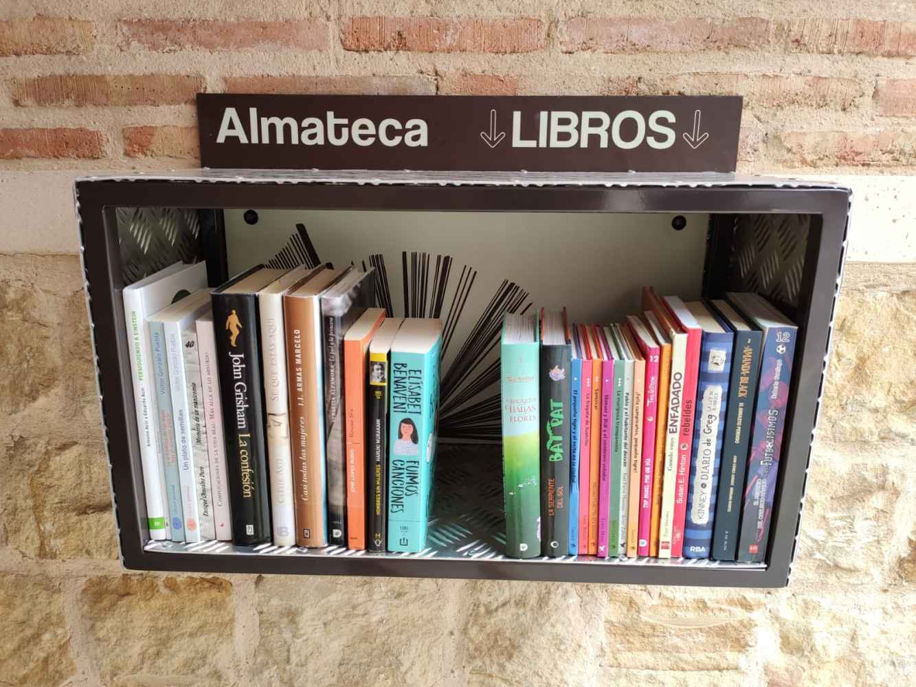 Biblioteca callejera y concurso de micorrelatos, iniciativas literarias en Almazán a las puertas del Día del Libro