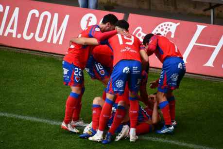 El Numancia gana al Salamanca y vuelve a ser líder en solitario El Numancia gana al Salamanca y vuelve a ser líder en solitario