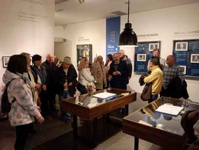 El club de lectura de biblioteca burgense visita en Burgos muestra sobre los Machado El club de lectura de biblioteca burgense visita en Burgos muestra sobre los Machado