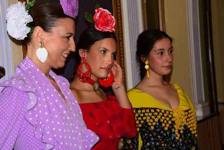 Pase de moda flamenca en el Casino Amistad Numancia 