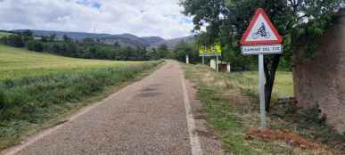 El Camino del Cid renueva señales para mejorar seguridad de cicloturistas en Soria