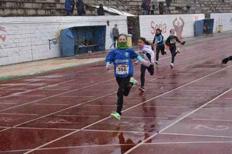 Juegos Escolares de Soria: Atletismo en pista, bajo la nieve