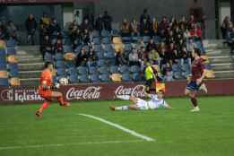 Demasiado castigo para el Numancia en Pontevedra (1-0)