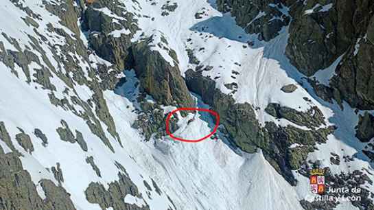 Auxilian a dos escaladores heridos en complejo de Los Galayos, en Guisando (Ávila) Auxilian a dos escaladores heridos en complejo de Los Galayos, en Guisando (Ávila)