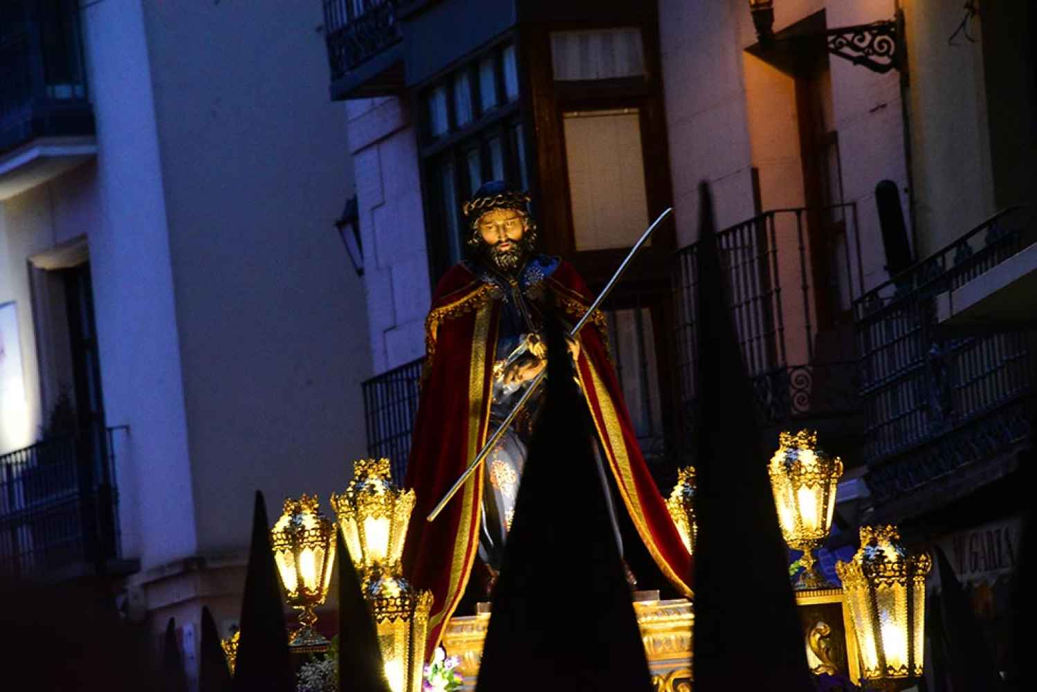 La procesión de la Cofradía del Ecce Homo recorre el centro de Soria